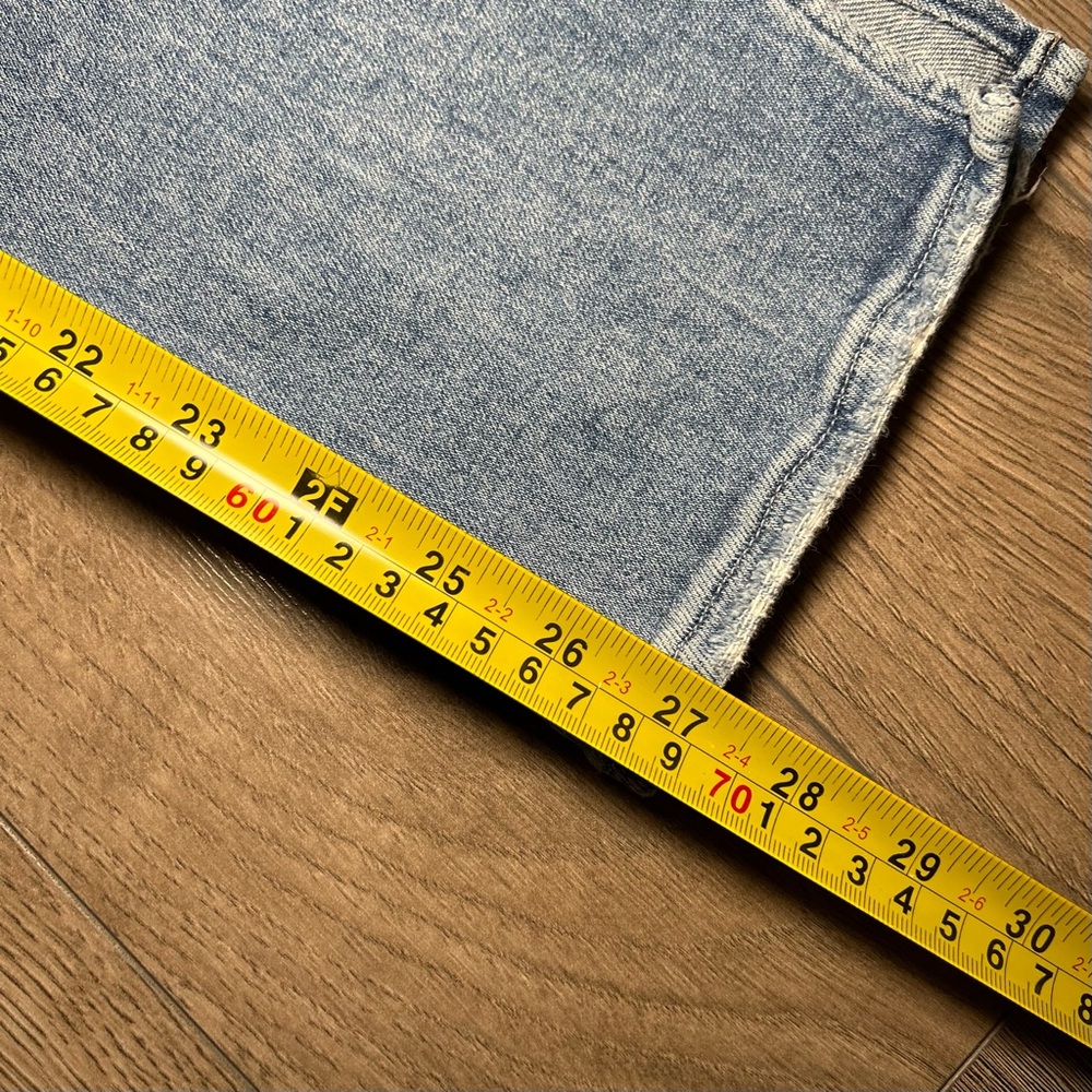 Paige Cindy Outseam Slit Jean in Seaspray Distressed Size 27 - Picture 14 of 16